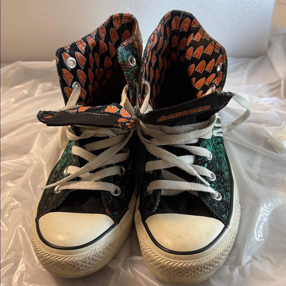 Aqua-man edition Converse, size 8
